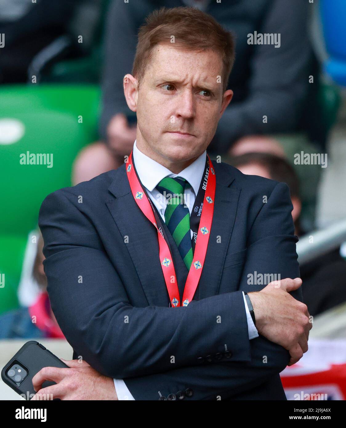 Irish Football Association official - Head of Communications Danny Lynch at Windsor Park, Belfast, maggio 2022. Foto Stock