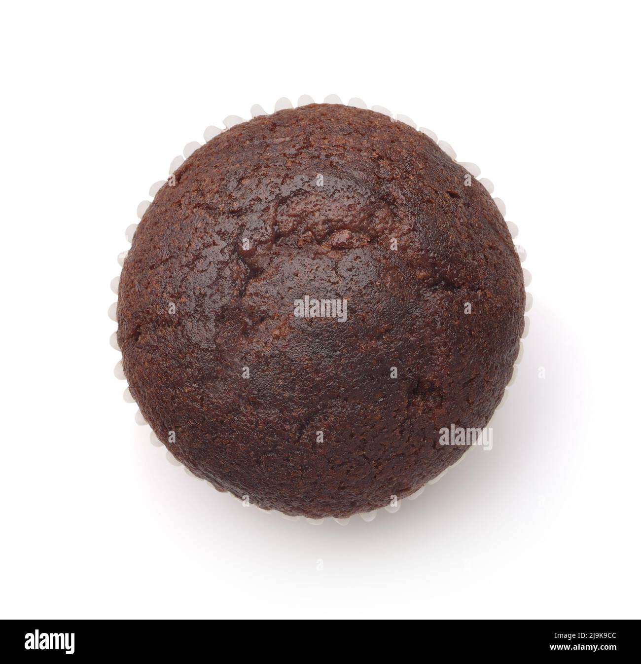 Vista dall'alto di un singolo muffin al cioccolato isolato su bianco Foto Stock