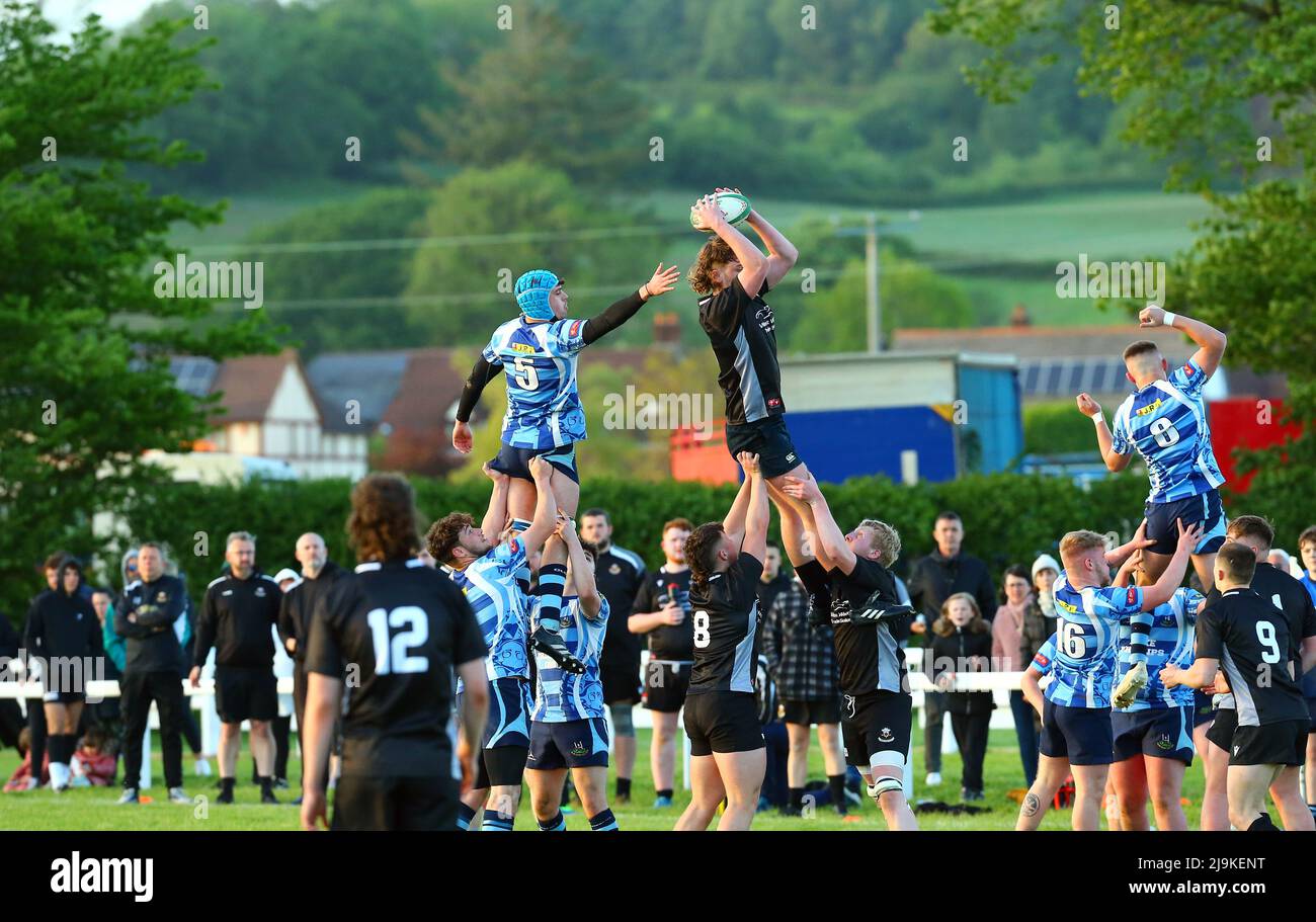 La ST dà il via alla RFC Youth contro Burryport RFC Youth Plate Final 2022 Foto Stock