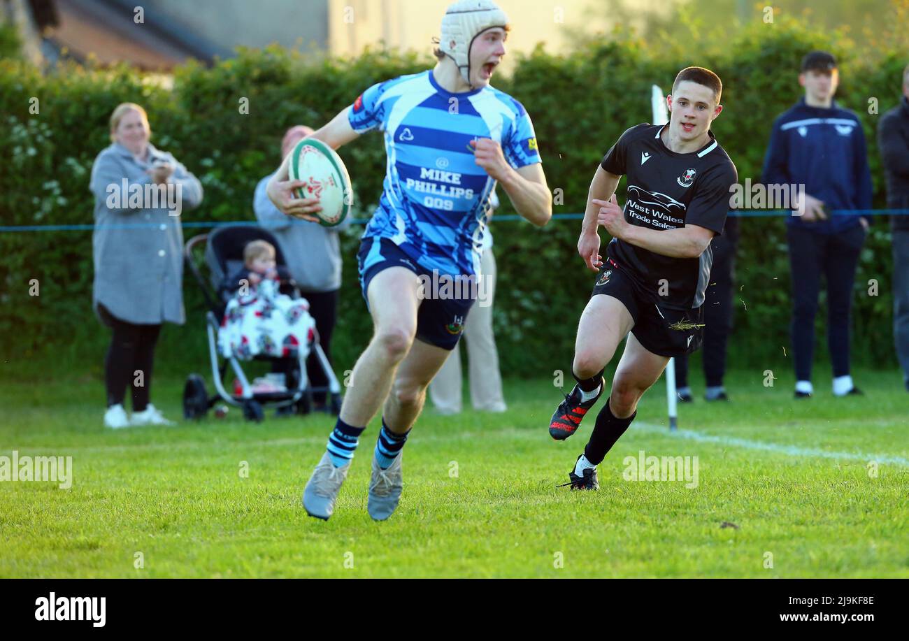 La ST dà il via alla RFC Youth contro Burryport RFC Youth Plate Final 2022 Foto Stock