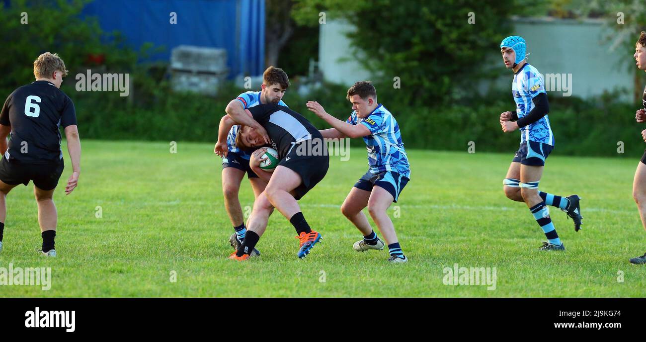 La ST dà il via alla RFC Youth contro Burryport RFC Youth Plate Final 2022 Foto Stock