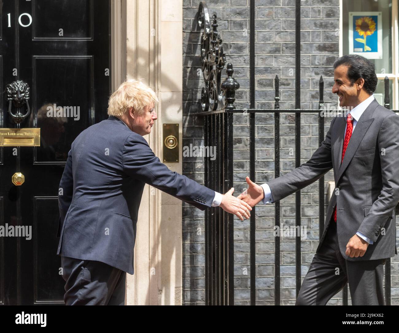 Londra, Regno Unito. 24th maggio 2022. Boris Johnson, MP, primo Ministro, incontra Tamim bin Hamad al Thani, Emir del Qatar al 10 Downing Street, London Credit: Ian Davidson/Alamy Live News Foto Stock