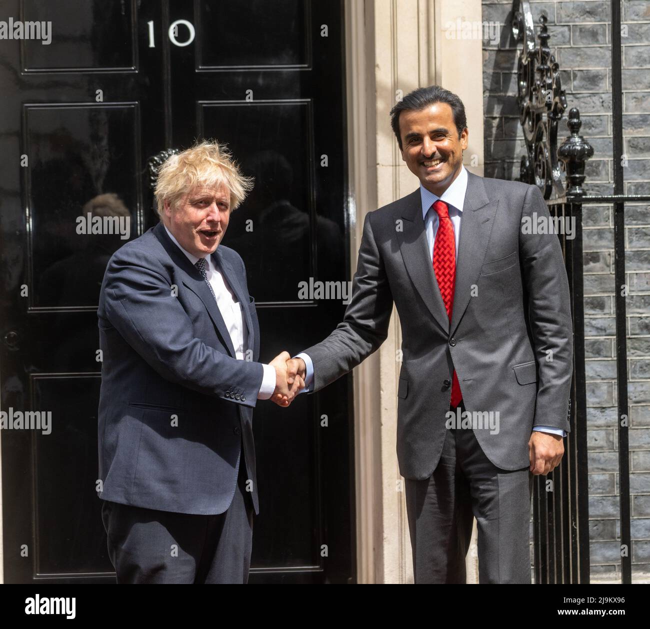 Londra, Regno Unito. 24th maggio 2022. Boris Johnson, MP, primo Ministro, incontra Tamim bin Hamad al Thani, Emir del Qatar al 10 Downing Street, London Credit: Ian Davidson/Alamy Live News Foto Stock