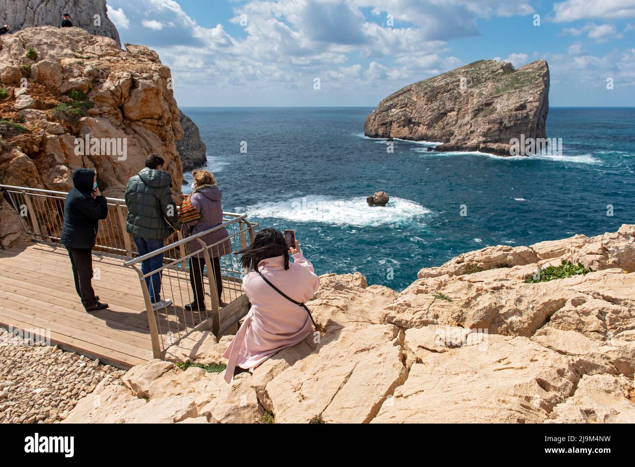 Veduta dell'Isola di Foradada da Belvedere la Foradada, Capo Caccia, Alghero, Sardegna, Italia Foto Stock