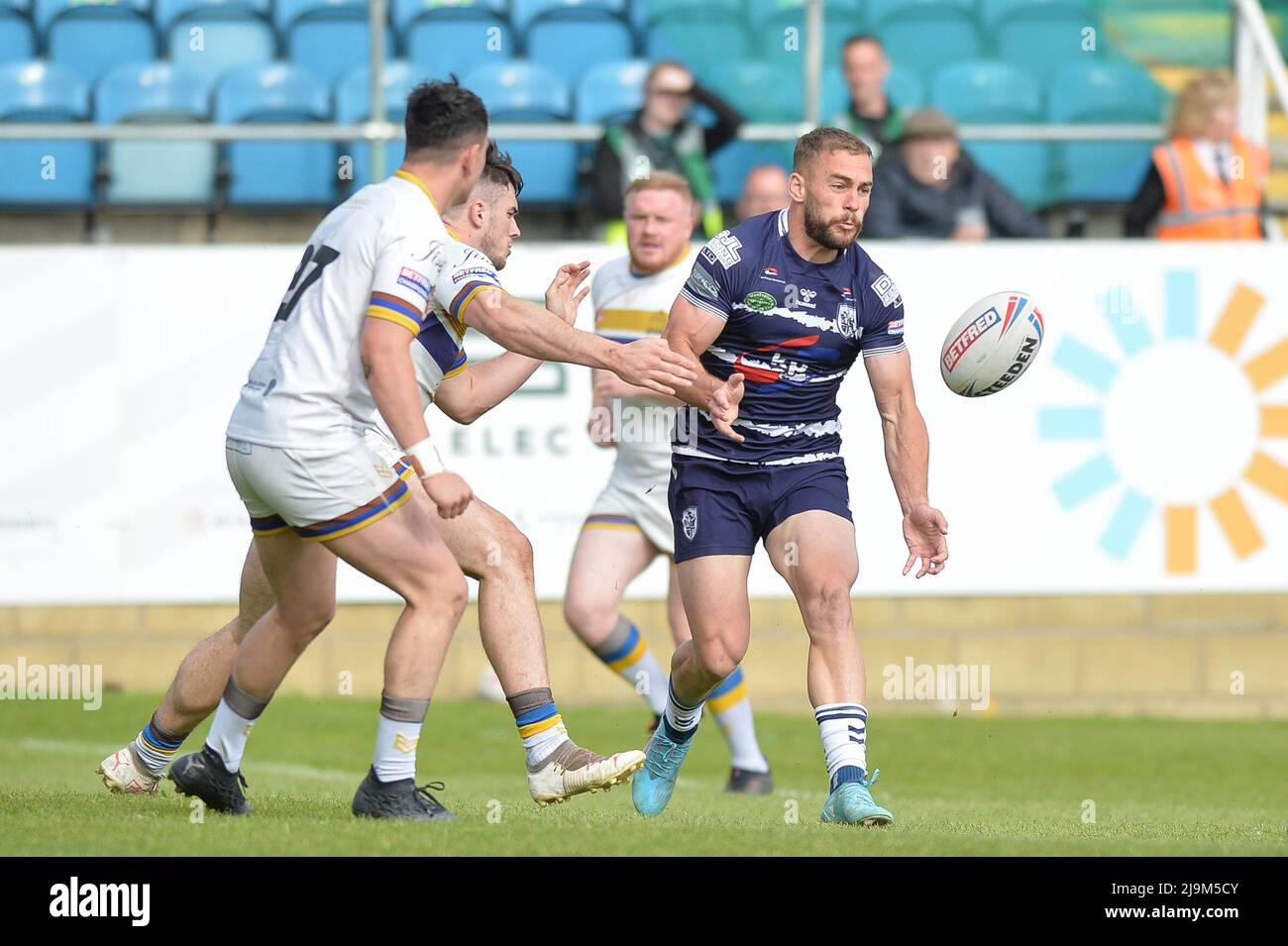 Featherstone, Inghilterra - 21st maggio 2022 - Connor Jones di Featherstone Rovers in azione. Rugby League Betfred Championship Featherstone Rovers vs Whitehaven RLFC al Millenium Stadium, Featherstone, Regno Unito Dean Williams Foto Stock