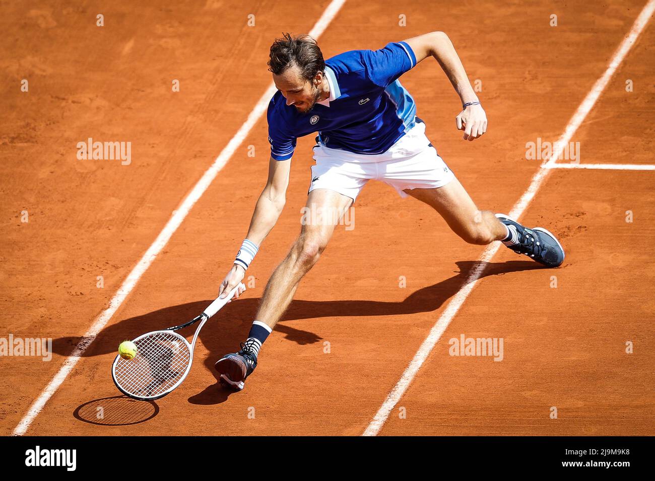 Parigi, Francia - 24/05/2022, Daniil MEDVEDEV di Russia durante il terzo giorno di Roland-Garros 2022, Open francese 2022, Gran torneo di tennis Slam il 24 maggio 2022 allo stadio Roland-Garros di Parigi, Francia - Foto: Matthieu Mirville/DPPI/LiveMedia Foto Stock