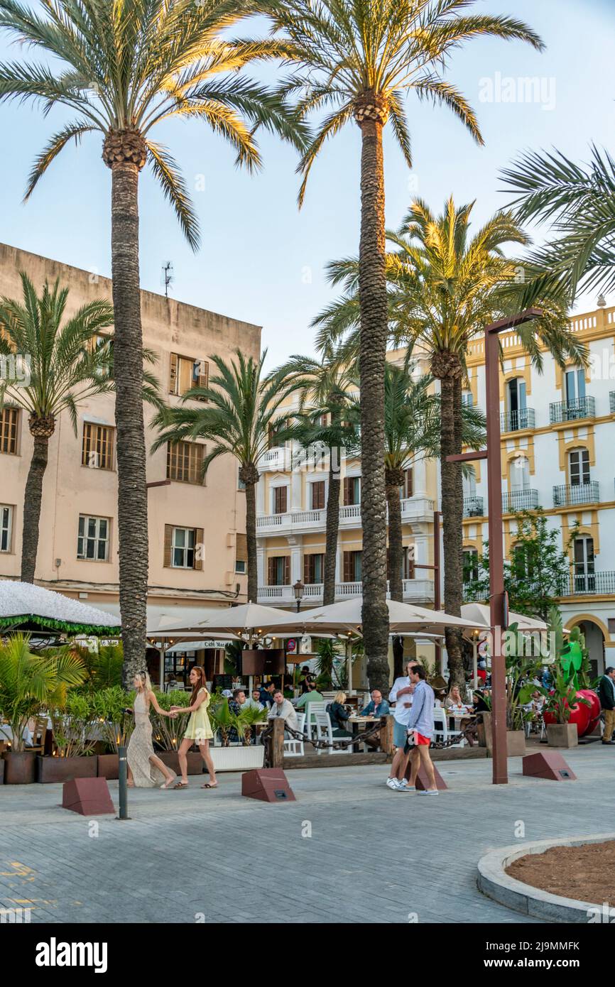 Strassencafe am Hafen von Ibiza Stadt, Cafe Mar Y Sol, Eivissa, Spanien Foto Stock