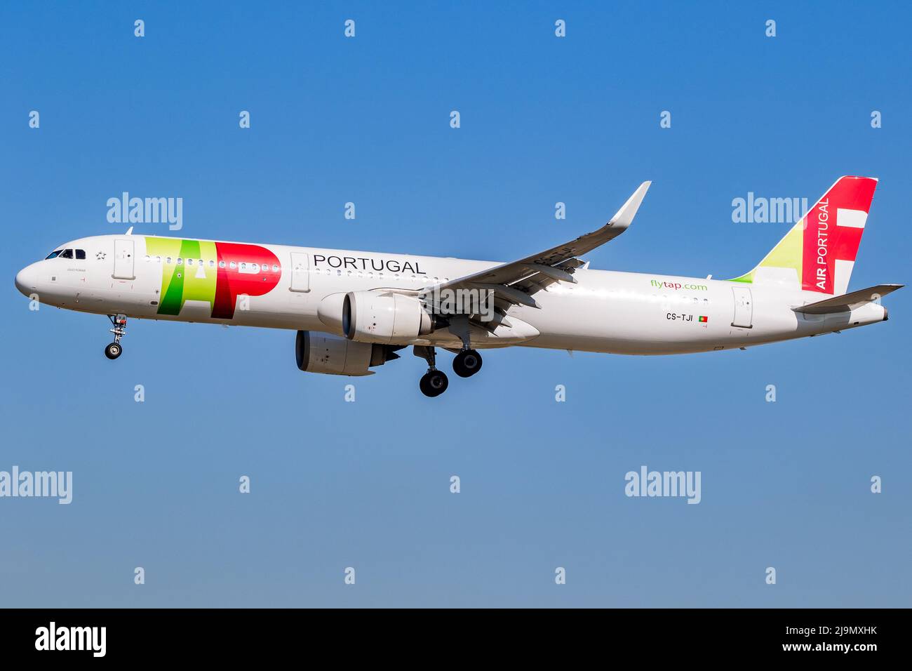TAP Air Portugal Airbus A321 volo passeggeri in finale all'aeroporto di Francoforte, Germania - 11 settembre 2019 Foto Stock