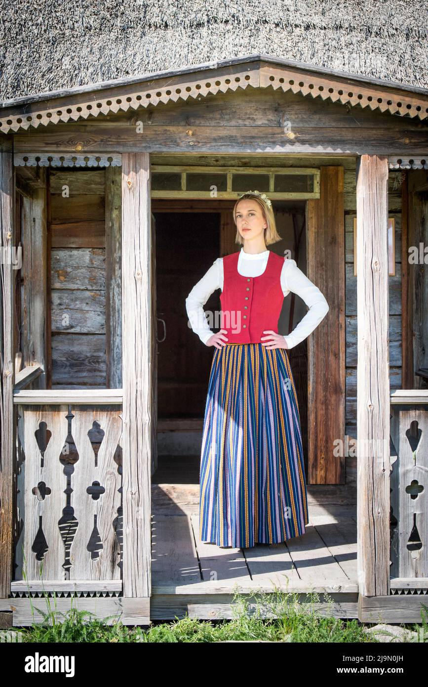 Donna lettone in abiti tradizionali. Ligo folk. Foto Stock