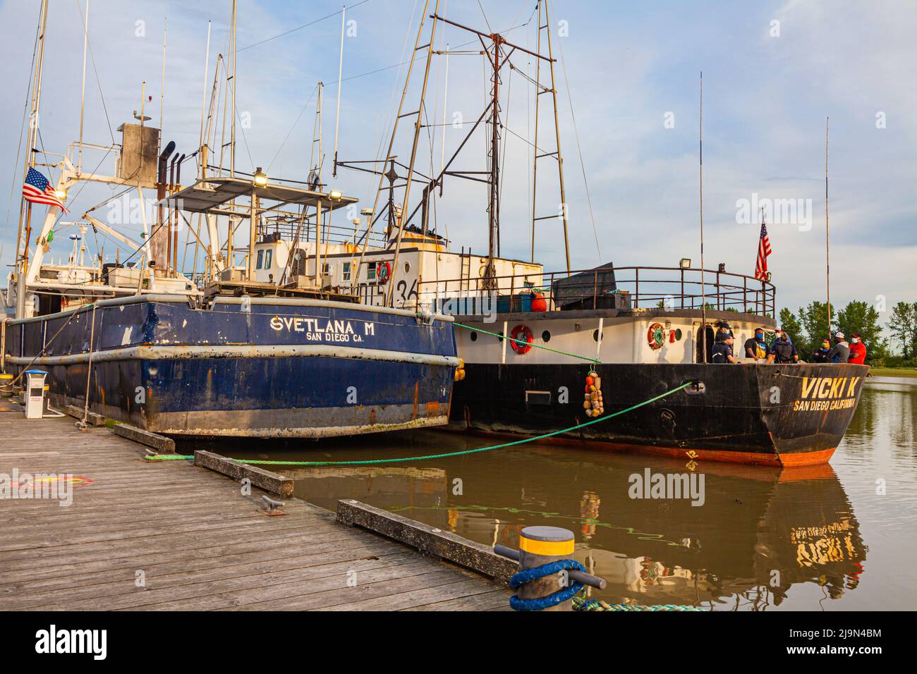 Due pescherecci americani ancorati a Steveston Canada prima di dirigersi verso nord verso l'Alaska Foto Stock