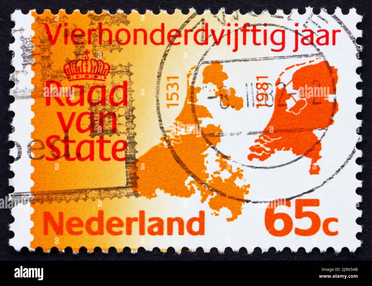 OLANDA - CIRCA 1981: Un timbro stampato nei Paesi Bassi mostra carte dei Paesi Bassi, 450th anniversario del Consiglio di Stato, circa 1981 Foto Stock