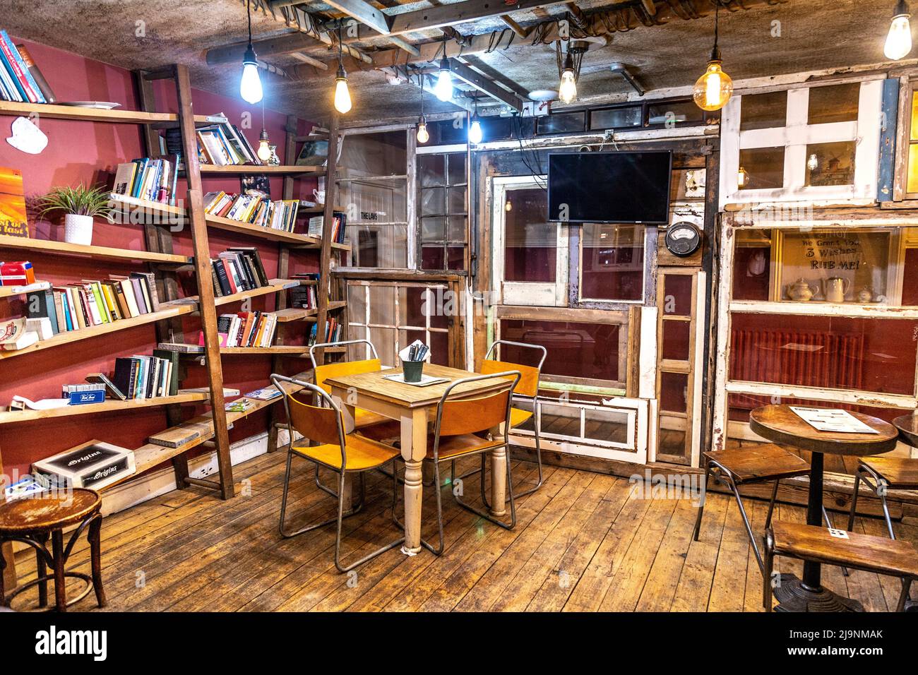 Interno del pub Old White Horse, Baldock, Hertfordshire, Regno Unito Foto Stock