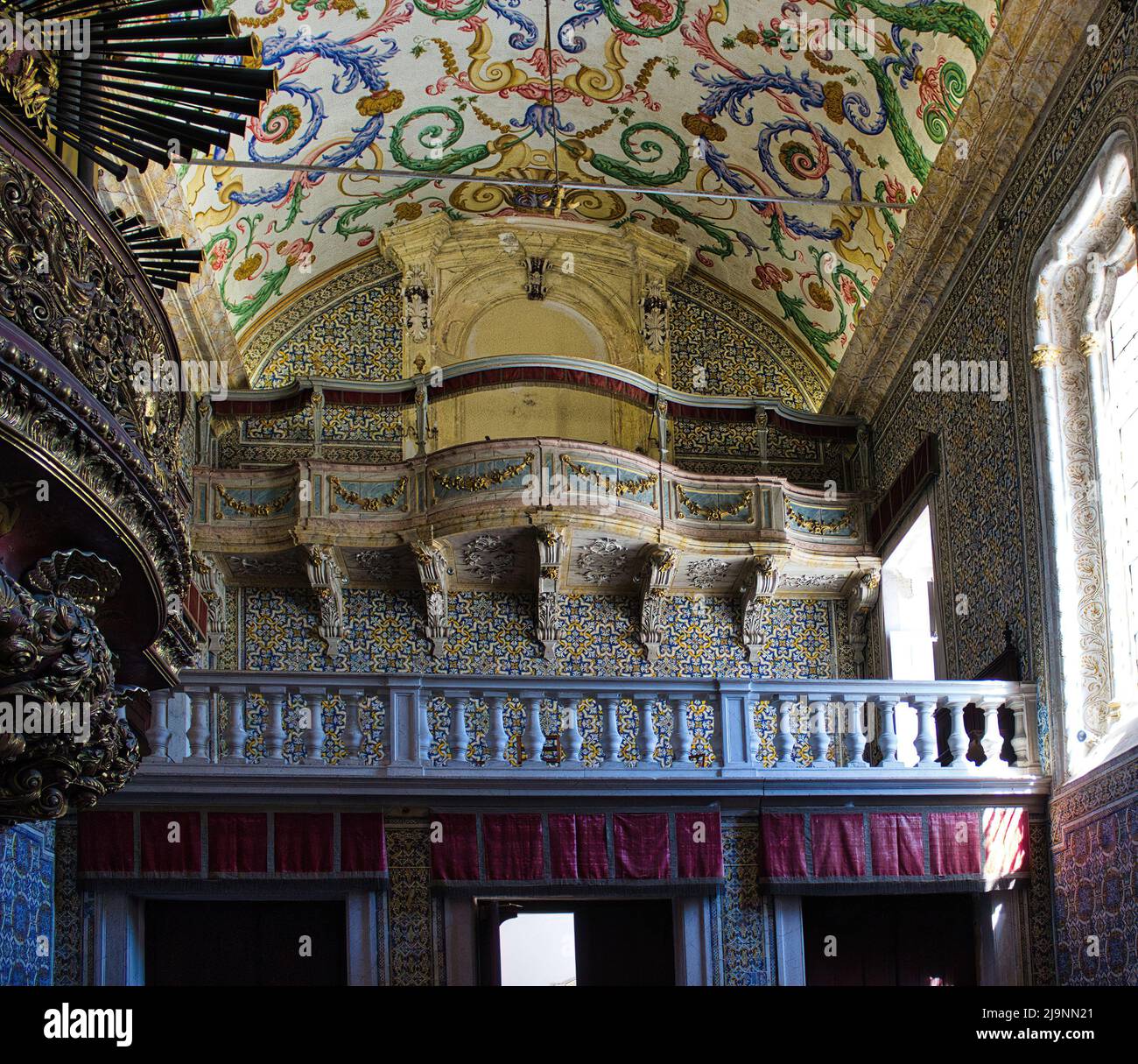 L'interno dell'Università di Coimbra (Portogallo), una delle università più antiche e prestigiose d'Europa, fa parte del patrimonio dell'UNESCO. Foto Stock