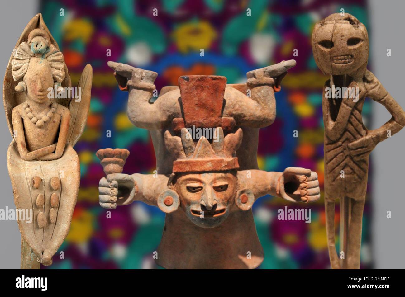 Alcune belle sculture dedicate alle divinità maya 'terribili' e sanguinose alle quali spesso erano dedicati sacrifici umani Foto Stock