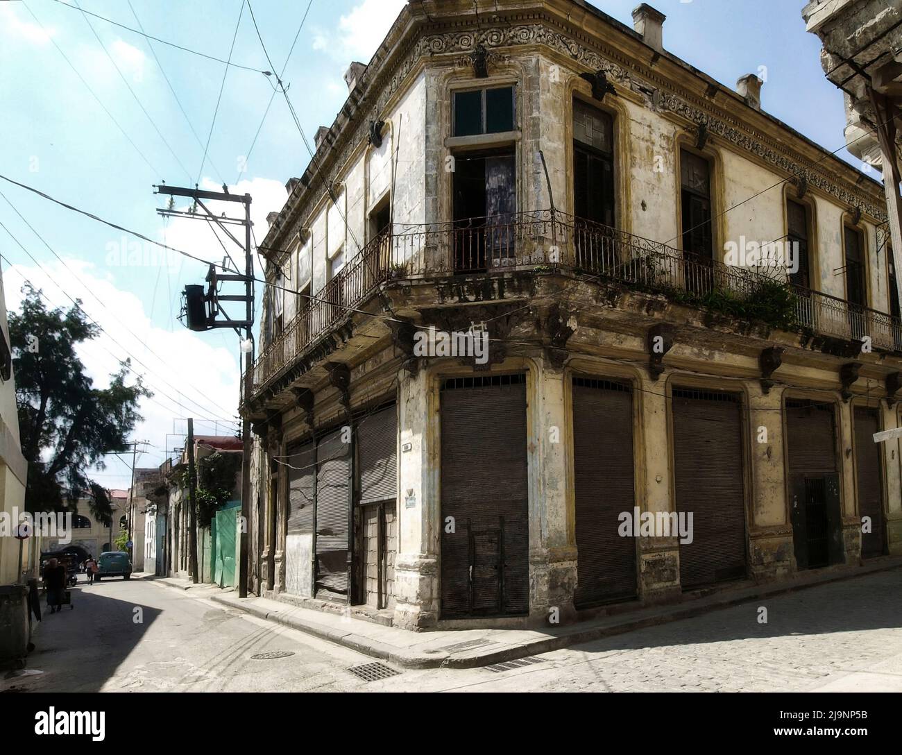 L'altro lato dell'Avana (Cuba), la parte vecchia della città, la parte genuina e non turistica dove vivono le persone comuni. Foto Stock