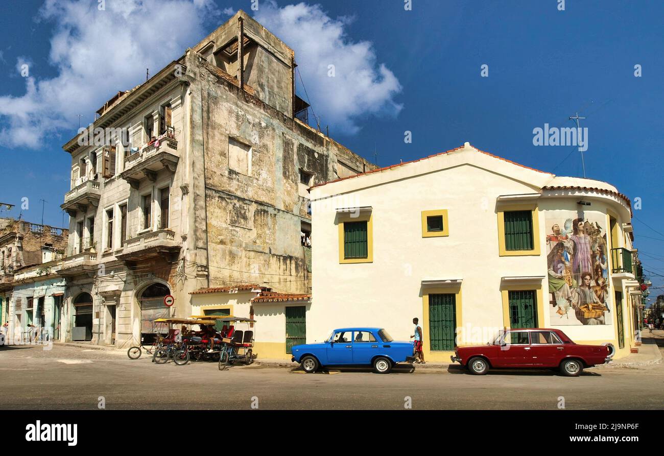 L'altro lato dell'Avana (Cuba), la parte vecchia della città, la parte genuina e non turistica dove vivono le persone comuni. Foto Stock