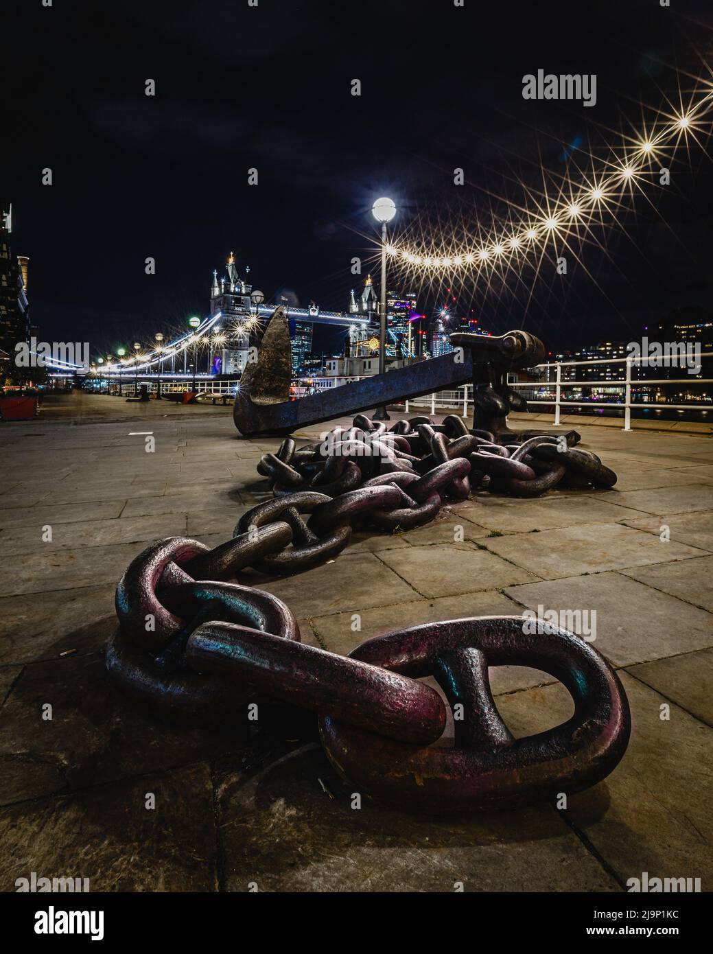 Grande catena e Anchor a Butler's Wharf sulla South Bank of River Thames, Londra. Foto Stock