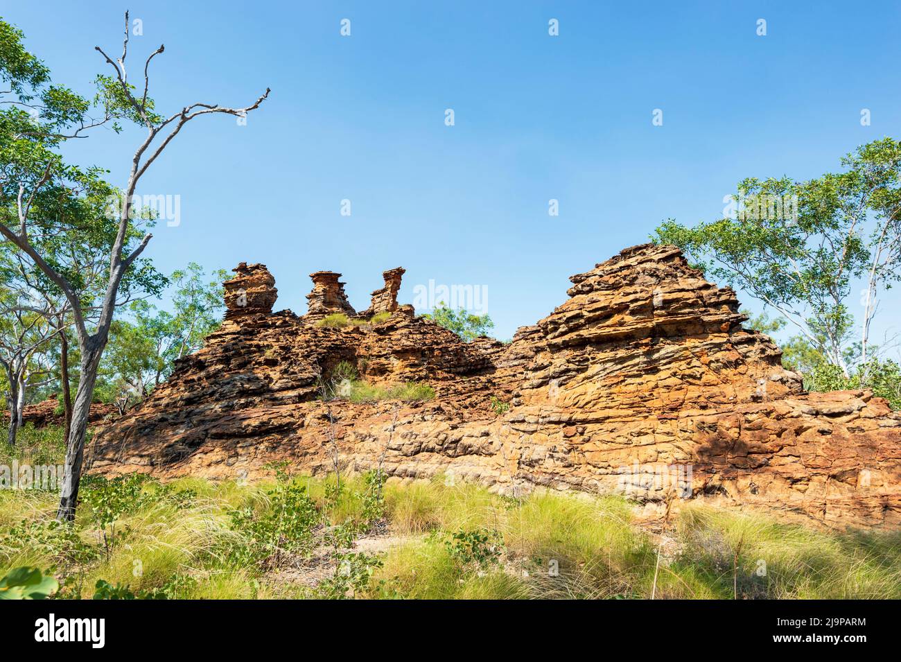 Terreno in pietra arenaria erosa nel Parco Nazionale di Keep River, una popolare destinazione turistica, Northern Territory, NT, Australia Foto Stock