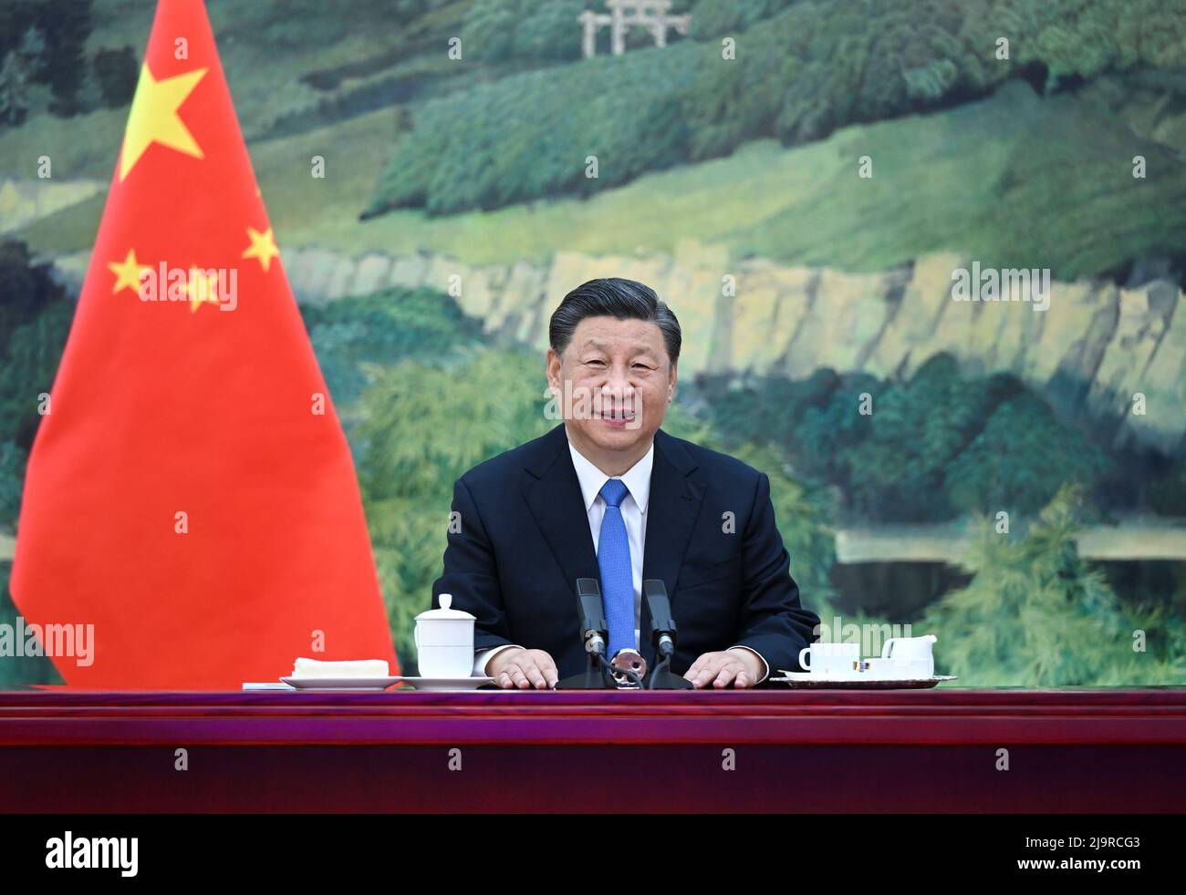 Pechino, Cina. 25th maggio 2022. Il presidente cinese Xi Jinping ha un incontro con l'Alto Commissariato delle Nazioni Unite per i diritti umani Michelle Bachelet tramite collegamento video a Pechino, capitale della Cina, 25 maggio 2022. Credit: Xie Huanchi/Xinhua/Alamy Live News Foto Stock