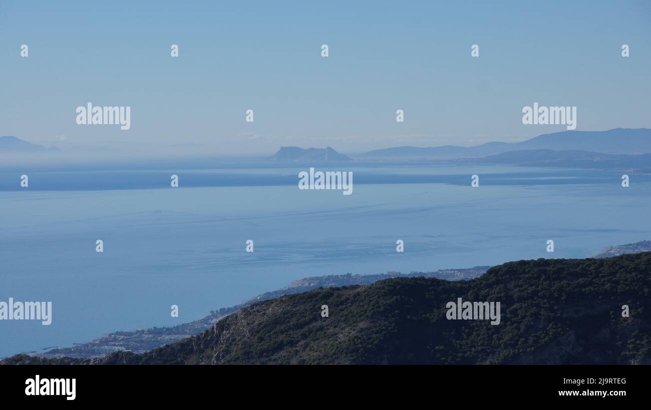 Vista di Gibilterra dalla cima della montagna la Concha Foto Stock