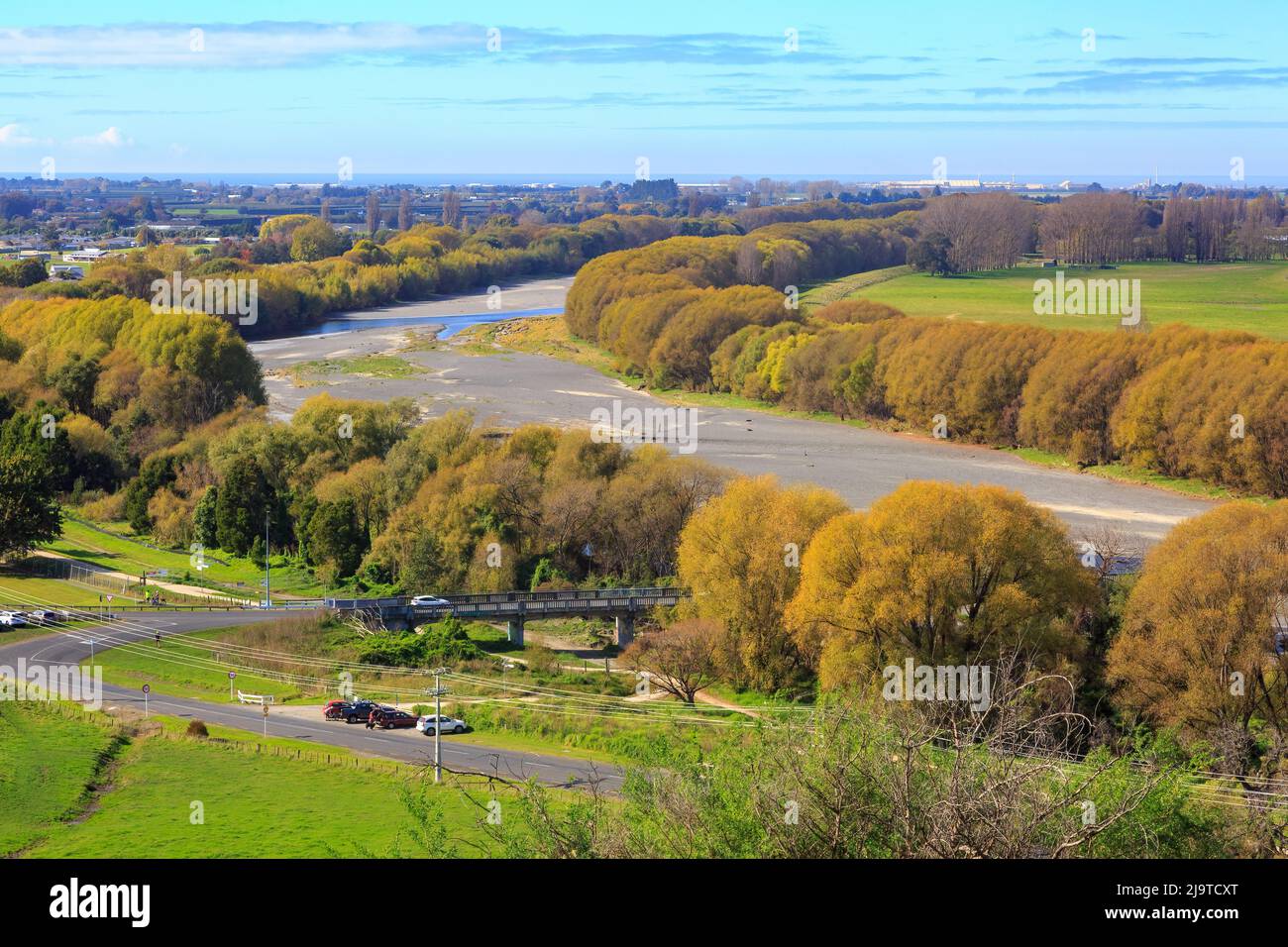 Il fiume Tutaekuri nella regione di Hawke's Bay, Nuova Zelanda. Fotografato in autunno dove passa vicino alla città di Taradale Foto Stock