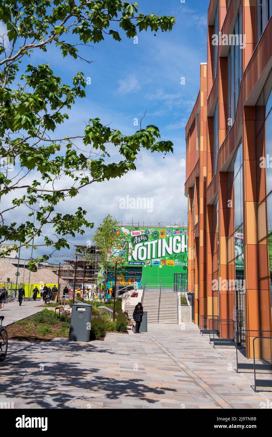 Carrington Street e l'ingresso al passaggio pedonale per Lister Gate nel centro di Nottingham 2022 maggio, Nottinghamshire Inghilterra UK Foto Stock