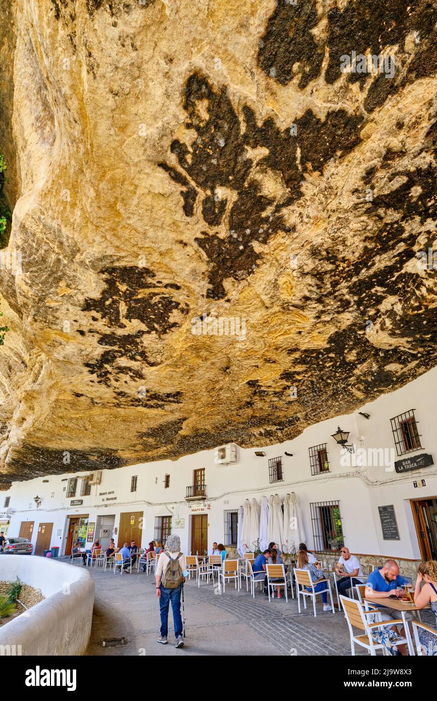 Troglodita grotta dimora di Setenil de las Bodegas, Andalusia. Spagna Foto Stock