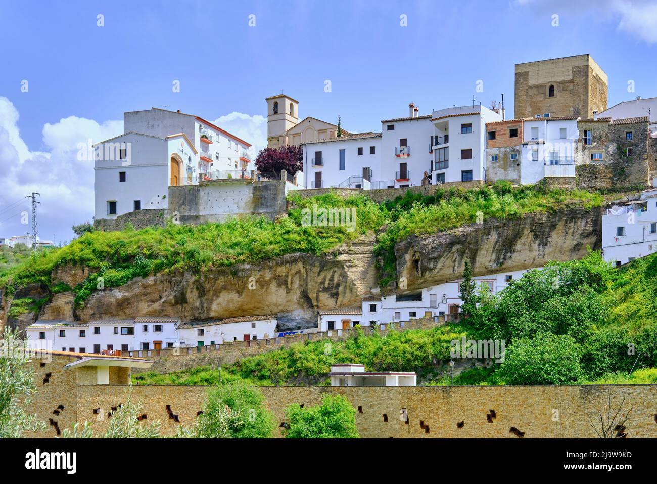 Troglodita case grotta di Setenil de las Bodegas, Andalusia. Spagna Foto Stock