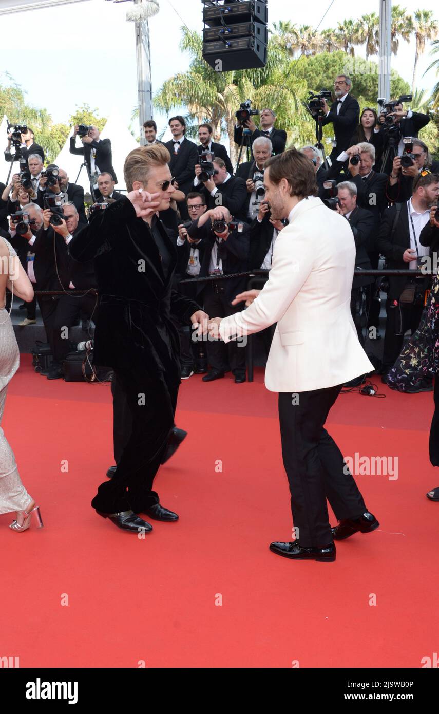 24 maggio 2022, CANNES, Francia: CANNES, FRANCIA - MAGGIO 24: (Da L a R) membri della Giuria "un certain Regard": Valeria Golino, Benjamin Biolay, Edgar Ramirez, Joanna Kulig e Debra Granik partecipano alla proiezione della celebrazione del 75th anniversario di ''The Innocent (l'Innocent)'' durante il festival annuale del cinema di Cannes 75th al Palais des Festivals il 24 maggio 2022 a Cannes, Francia. (Credit Image: © Frederick Injimbert/ZUMA Press Wire) Foto Stock