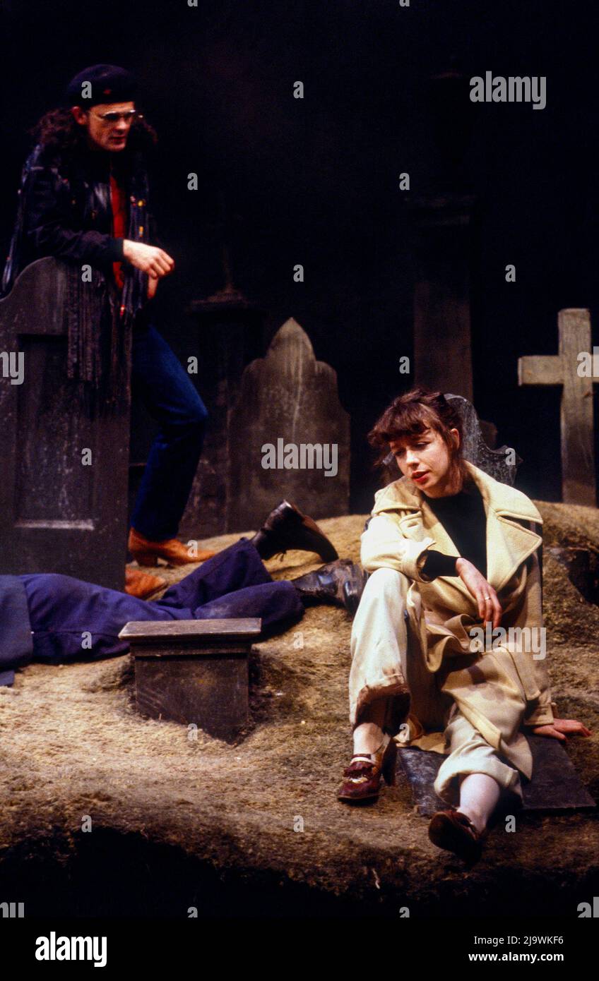 Andrew Gray (Jack Hogg), Elaine Collins (Lucille) in STILL LIFE parte 3 dei RAGAZZI DI LASTRA TRILOGY di John Byrne al Royal Court Theatre, Londra SW1 18/11/1982 a Traverse Theatre Company design di produzione: John Byrne Lighting: Colin Scott regista: David Hayman Foto Stock