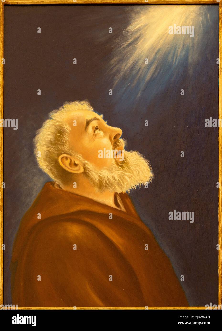 MONOPOLI, ITALIA - 5 MARZO 2022: Dipinto di Padre Pio nella Cattedrale di Anna Brigida (1926 - 2010). Foto Stock