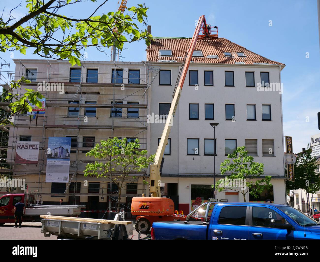 Il 20 maggio, il tornado aveva causato un percorso di distruzione di 300 metri di larghezza e di cinque chilometri lungo tutta la città di Paderborn. 43 persone sono state ferite Foto Stock