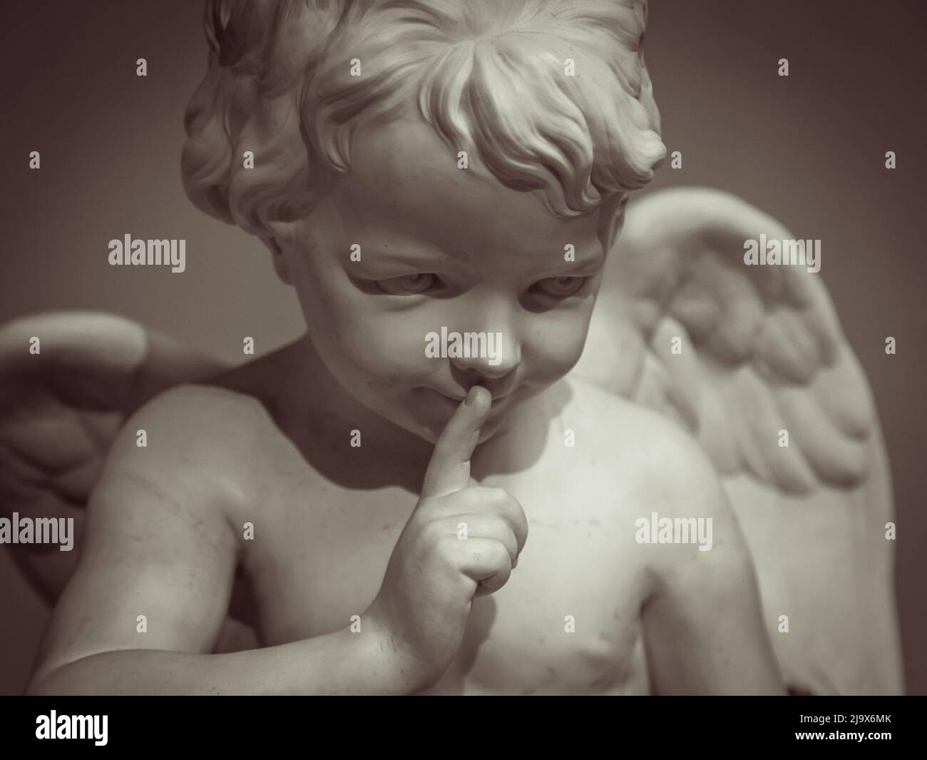 Bellissima statua in marmo di angelo. Foto Stock