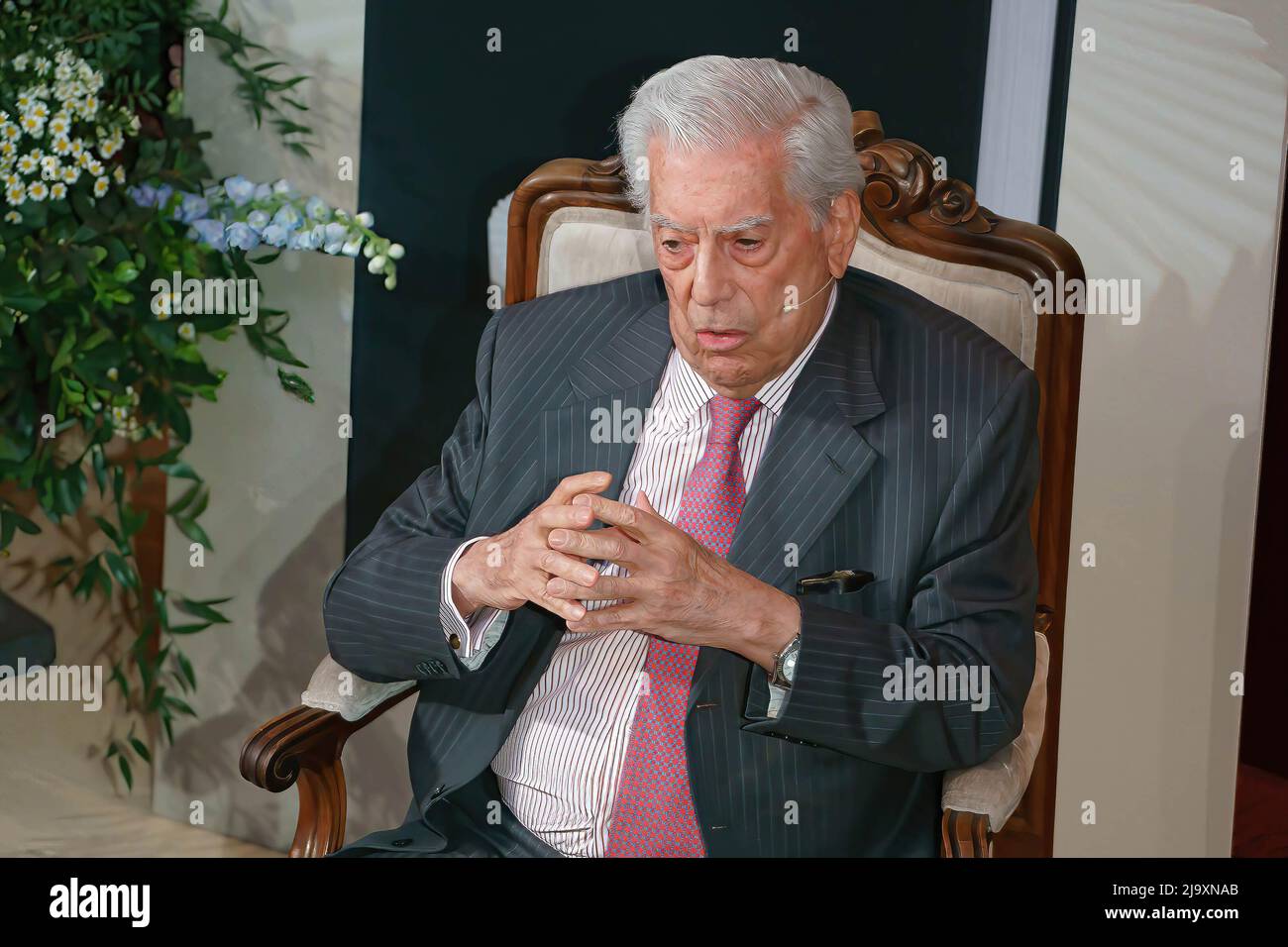 Madrid, Spagna. 25th maggio 2022. Mario Vargas Llosa partecipa alla presentazione del libro 'Cervantes' alla RAE di Madrid, Santiago Muñoz Machado è l'autore del libro. Credit: SOPA Images Limited/Alamy Live News Foto Stock