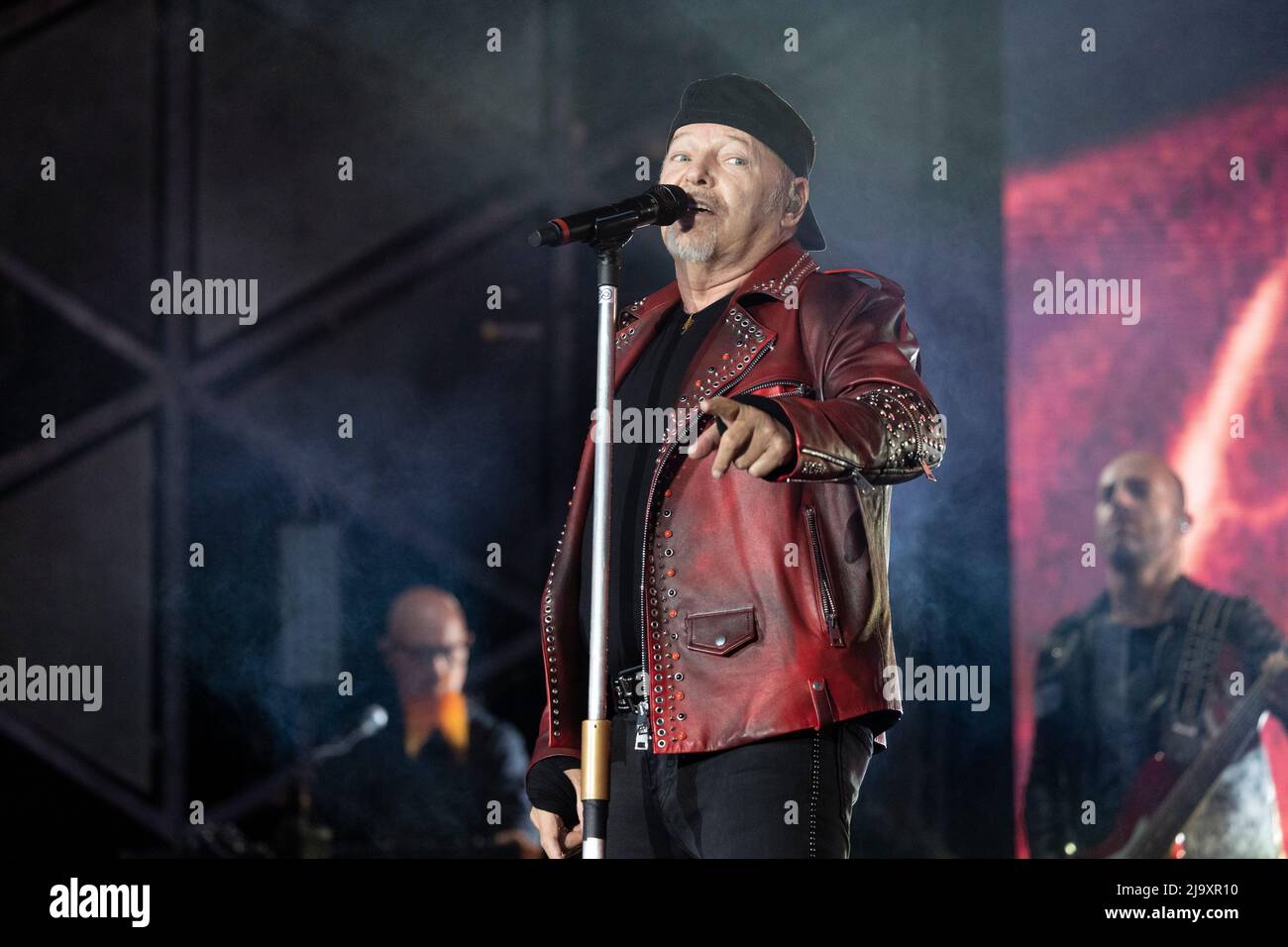 Milano Italia 24 Maggio 2022 Vasco Rossi live tour a Ippodromo Snai la Maura © Andrea Ripamonti / Alamy Foto Stock