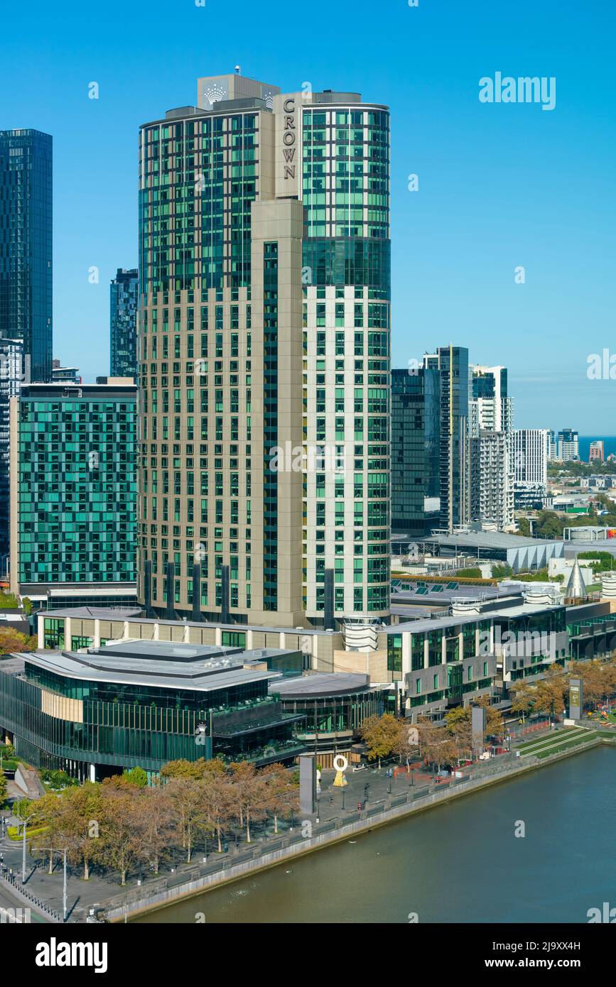 Melbourne, Australia - 3 maggio 2022: Vista aerea del Fire show al Crown Casino Melbourne Foto Stock
