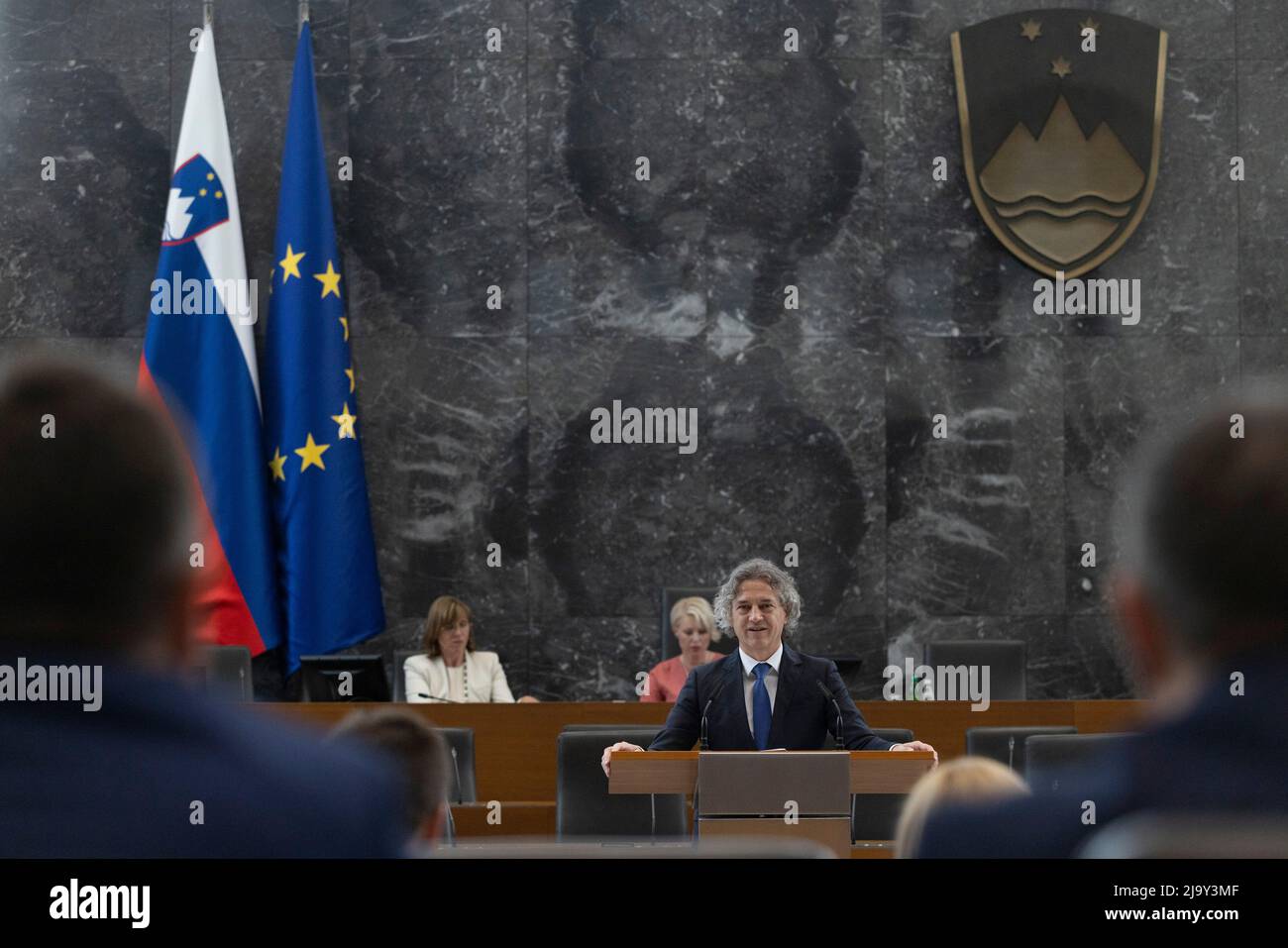 Lubiana, Slovenia. 25th maggio 2022. Robert Golob, leader del movimento libertà di centro-sinistra (FM), si rivolge all'Assemblea Nazionale della Slovenia a Lubiana, Slovenia, 25 maggio 2022. Mercoledì il parlamento sloveno ha confermato Robert Golob come nuovo primo ministro del paese, in un voto segreto con 54 voti contro 30. Credit: Zeljko Stevanic/Xinhua/Alamy Live News Foto Stock