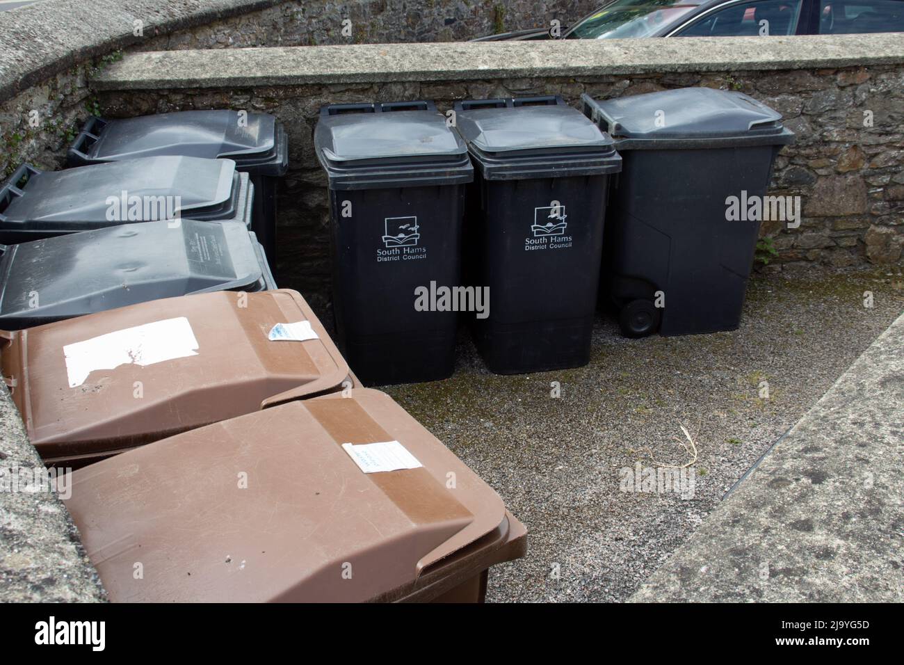 TOTNES, UK - 26 GIUGNO 2021 South Hams District Council spazzatura e deposito rifiuti da giardino Foto Stock