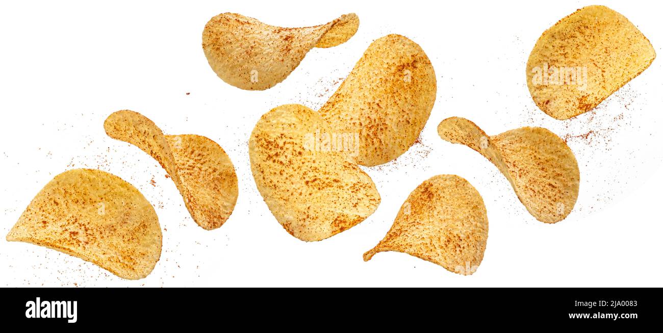 Spicy potato chips isolati su sfondo bianco Foto Stock