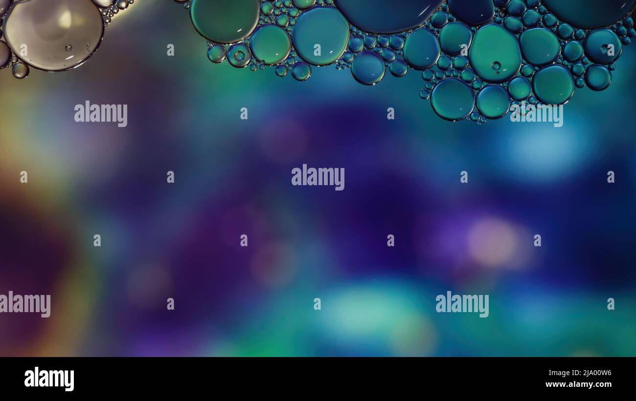 Fantasy sfondo colorato sfocato con ornamento fatto di morbide bolle chiare, spruzzi di colore astratto con spazio di copia, messa a fuoco su primo piano Foto Stock