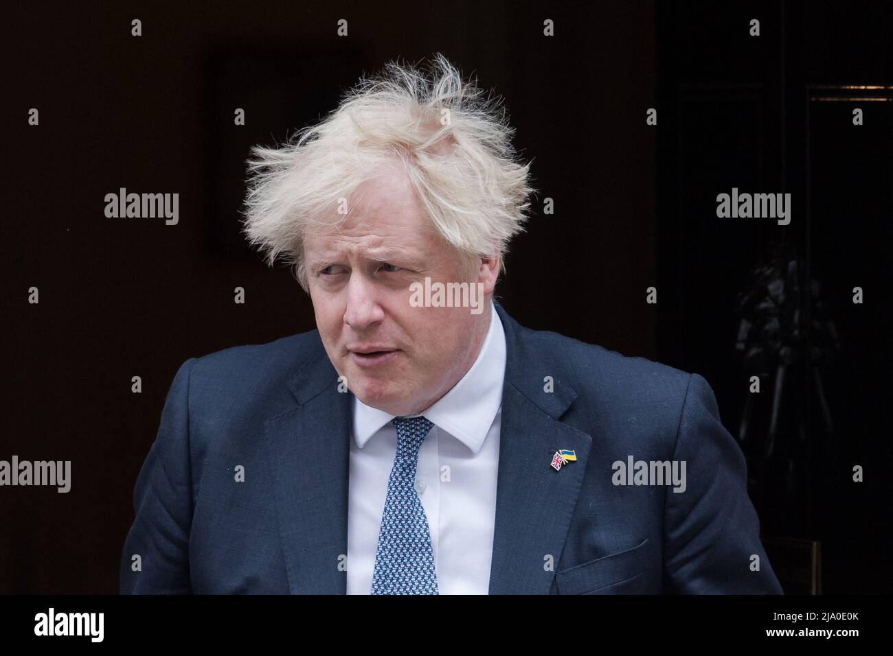 Londra, Regno Unito. 26th maggio 2022. Il primo ministro britannico Boris Johnson lascia 10 Downing Street per la Camera dei Comuni per rendere omaggio a sua Maestà la Regina prima del suo Giubileo di platino in un discorso al Parlamento. Credit: Wiktor Szymanowicz/Alamy Live News Foto Stock