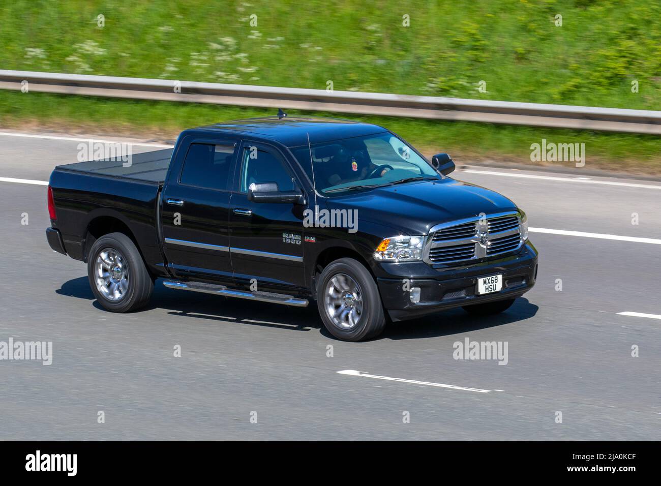 2018 Black American Dodge USA Double Cab pick-up 1500 RAM 5654 cc benzina SUV Foto Stock