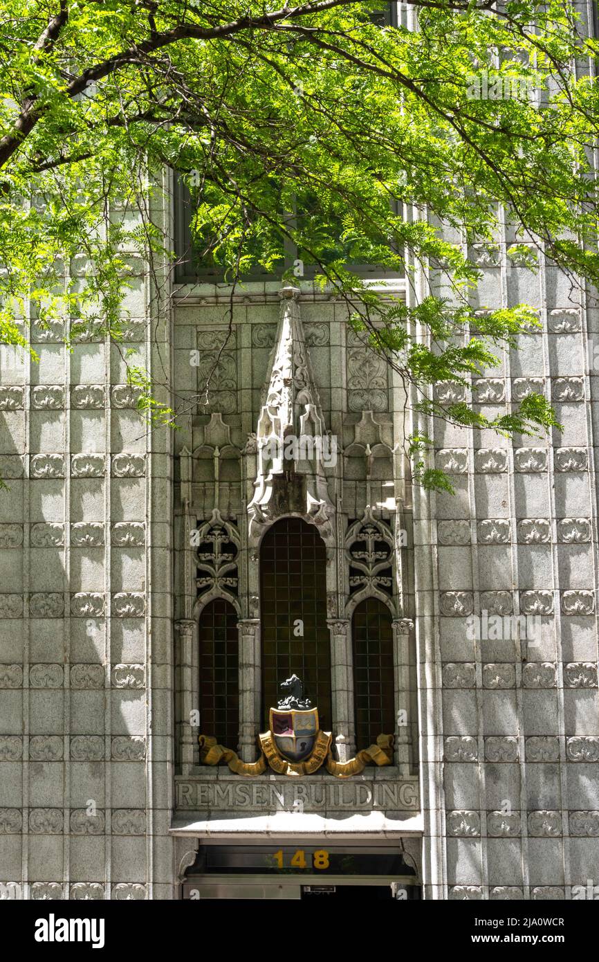 Il Remsen Building in stile architettonico neo-gotico si trova al 148 di Madison Avenue, New York City, USA 2022 Foto Stock