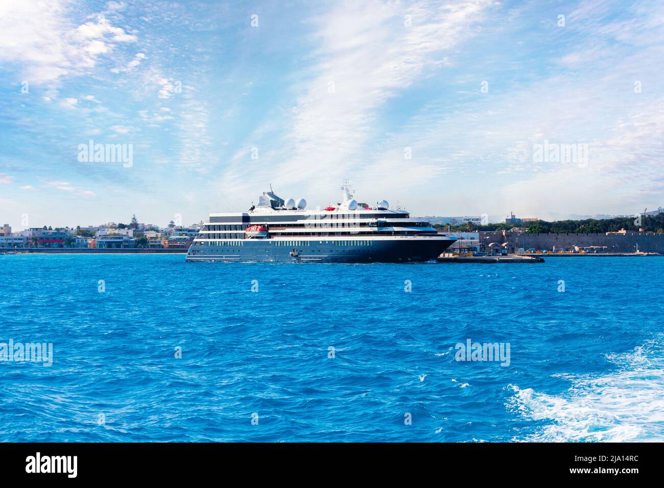 Nave da crociera nel porto di Rodi, Grecia Foto Stock