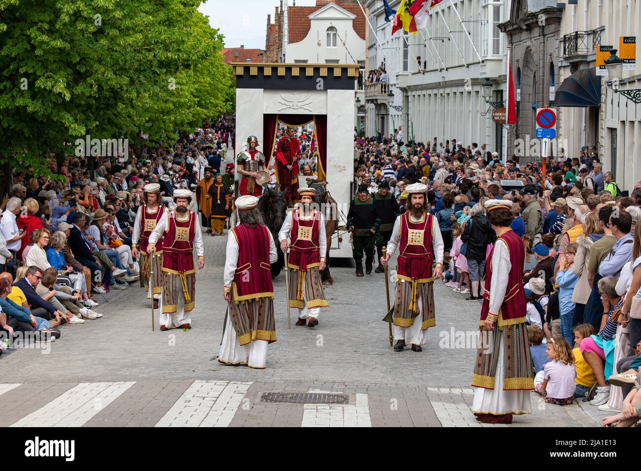 L'illustrazione raffigura l'evento della Processione del Sacro sangue (Heilige Bloedprocessie - Processione Saint-Sang), giovedì 26 maggio 2022 a Brugge. Durante Foto Stock