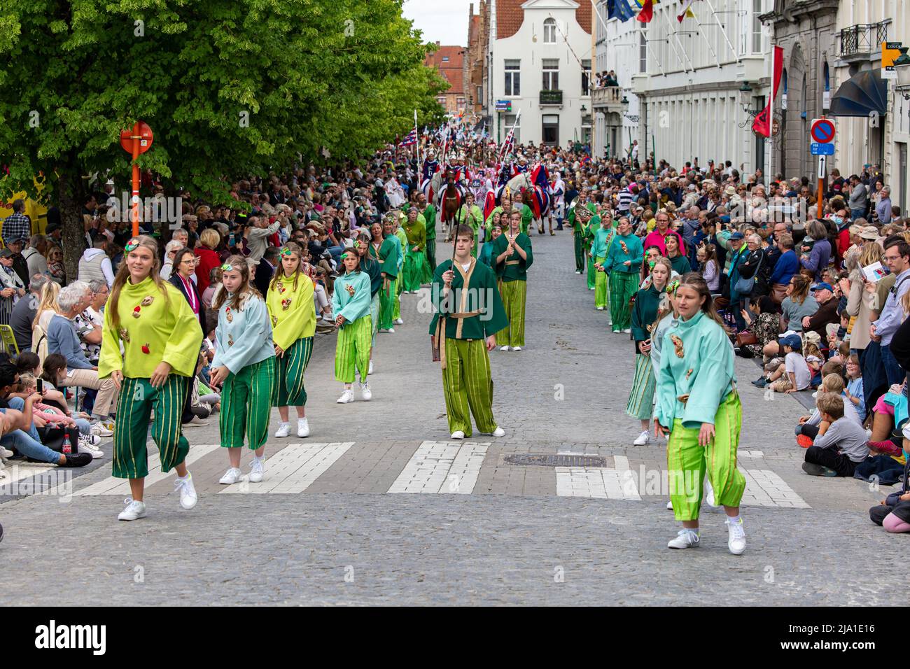 L'illustrazione mostra i ballerini durante la Processione del Sacro sangue (Heilige Bloedprocessie - Processione Saint-Sang) evento, il giovedì 26 maggio 2022 in Foto Stock