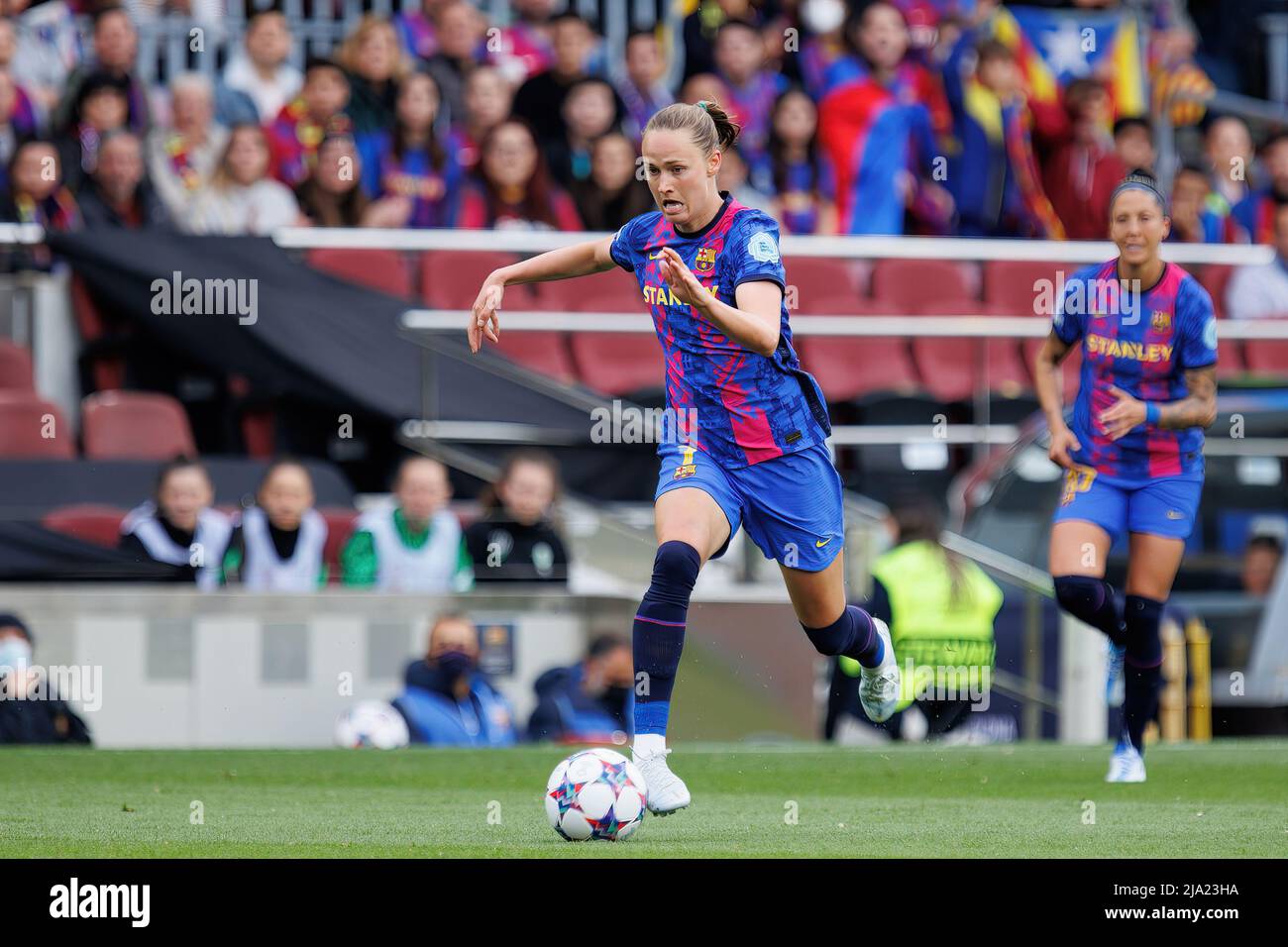BARCELLONA - Apr 22: Caroline Graham Hansen in azione durante la partita UEFA Women's Champions League tra il FC Barcelona e la VfL Wolfsburg al Camp Foto Stock