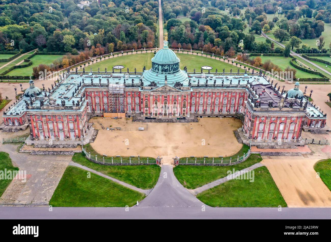 Drone girato, drone foto il nuovo Palazzo, Palace Theatre all'alba, sobborgo di Brandeburgo, Potsdam, Brandeburgo, Germania Foto Stock