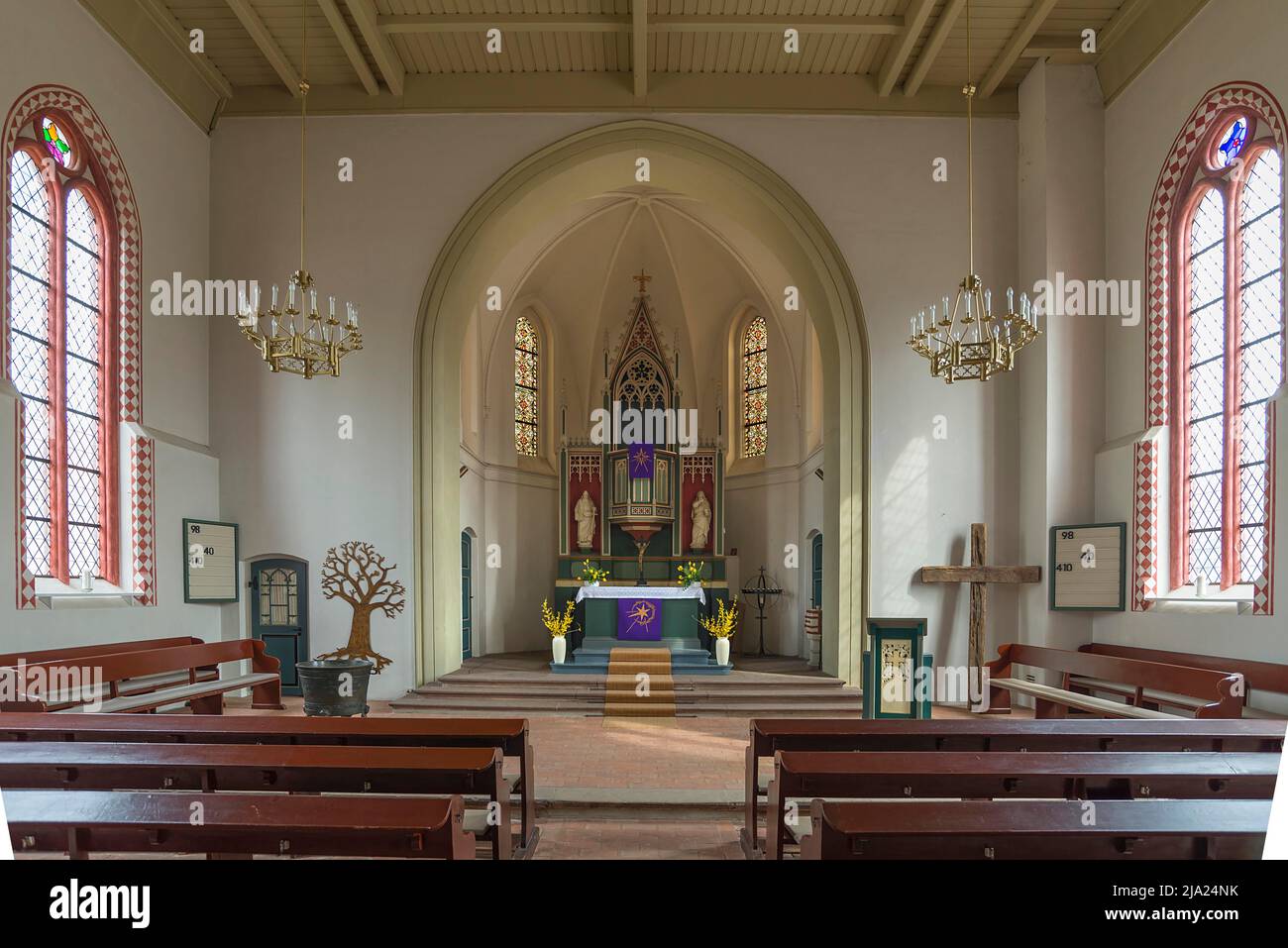 Coro della chiesa neogotica sala San Laurentio, consacrato nel 1859, Kirchgellersen, bassa Sassonia, Germania Foto Stock