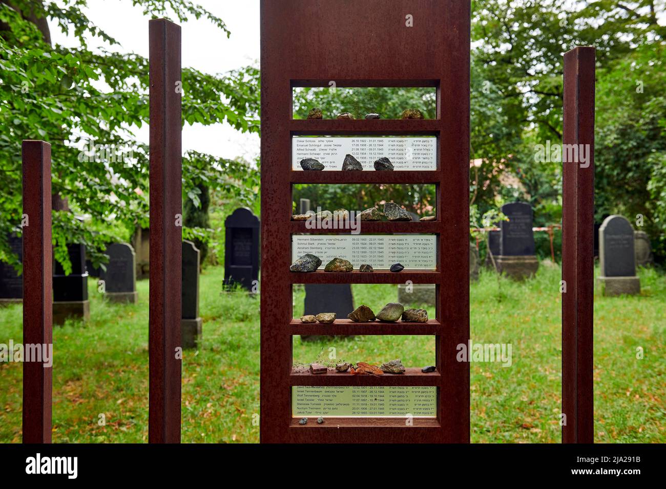 Cimitero ebraico, stele della memoria, Monumento alle vittime del campo di concentramento di Görlitz, Görlitz, Sassonia, Germania, Europa Foto Stock